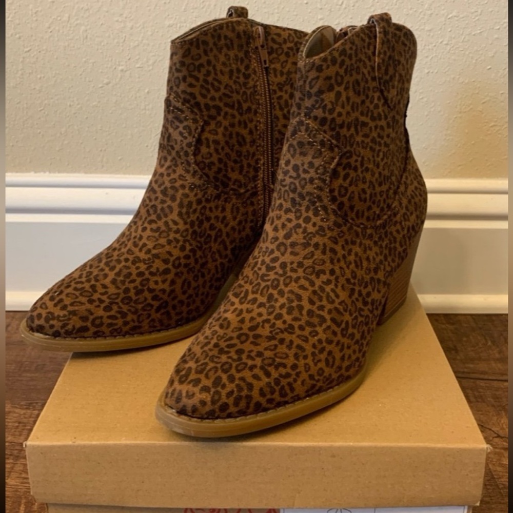 Women’s cheetah booties - Picture 3 of 12